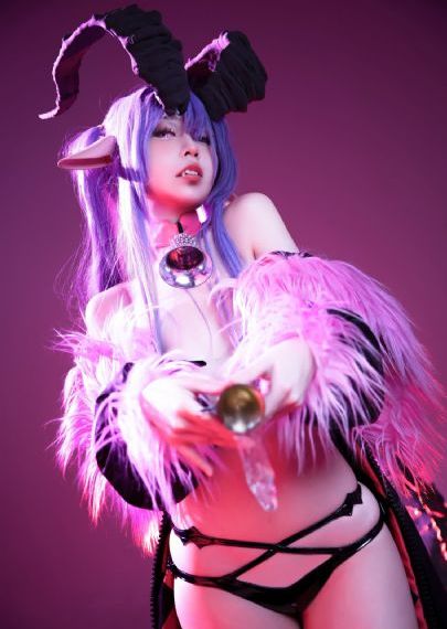 一代女皇艳史81分钟
