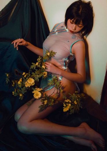 我的泳装女友